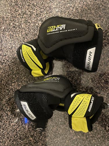 Youth Medium Bauer Ultrasonic Elbow Pads