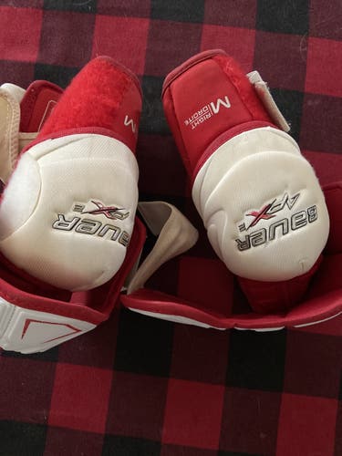 Used Medium Bauer Vapor APX2 Elbow Pads