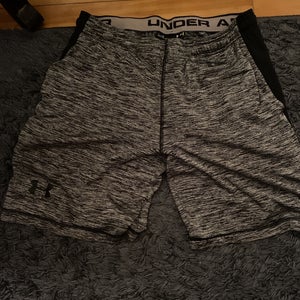 Gray Used Large Under Armour Shorts