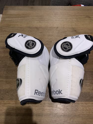REEBOK  7K PRO MEDIUM ELBOW PADS PRO STOCK