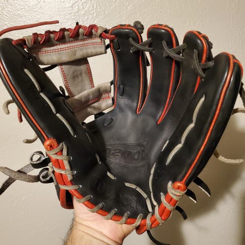 Used Wilson Right Hand Throw A2000 Baseball Glove 12.25"