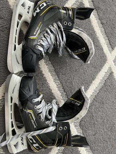 Senior CCM Extra Wide Width Size 8 Super Tacks AS3 Pro Hockey Skates