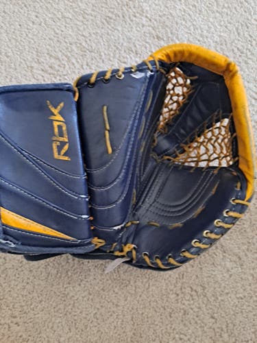 Reebok left handed goalie catch glove premier series 2
