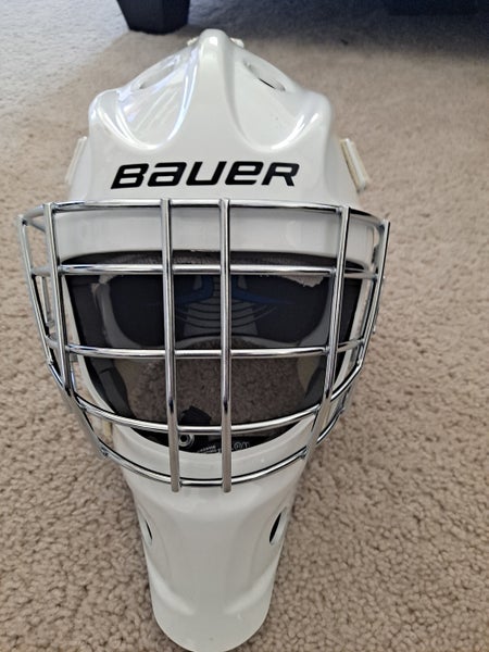 Junior New Bauer 930 Goalie Mask need to sell asap