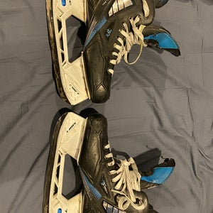 Senior True Regular Width  Size 9 TF9 Hockey Skates