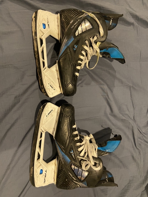 Senior True Regular Width  Size 9 TF9 Hockey Skates