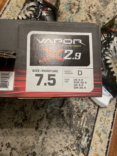 Senior Bauer Regular Width Size 7.5 Vapor X2.9 Hockey Skates