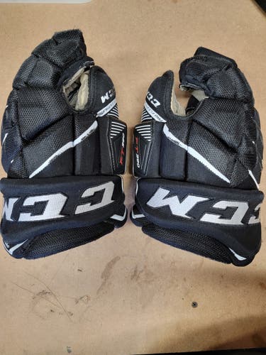 Used CCM JetSpeed FT390 Gloves 13"