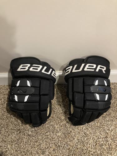Bauer 14" Nexus 2900 Gloves
