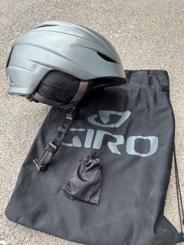 Giro Ski Helmet With Headphone Speakers Installed / Used Unisex Medium
