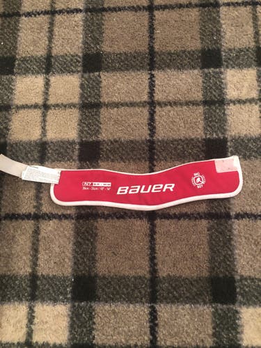 Red Bauer hockey neck guard M 10-14”