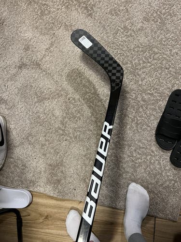 Senior Left Hand Mid Pattern Pro Stock Vapor FlyLite Hockey Stick
