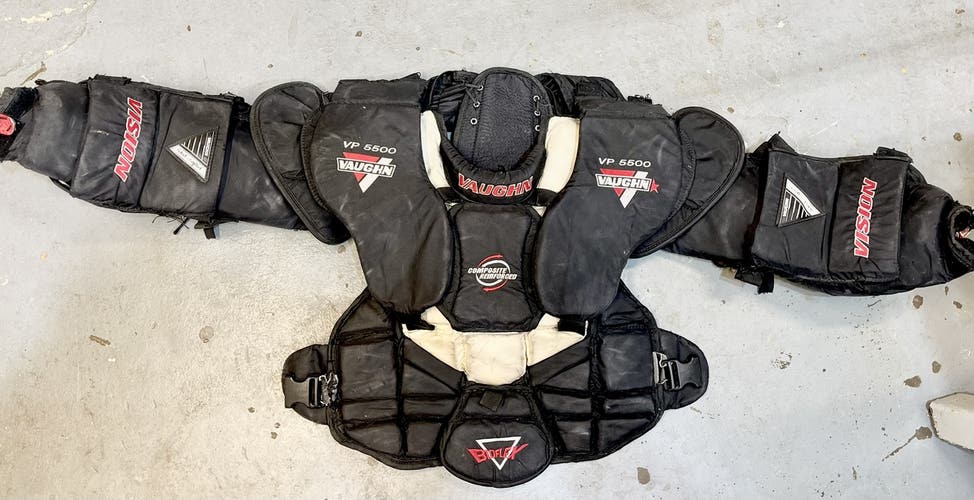 Vaughn 5500 Vision Chest Protector Medium