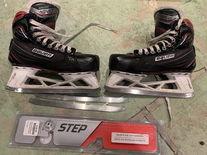 Used Bauer Regular Width Size 6 vapor x900 Hockey Goalie Skates