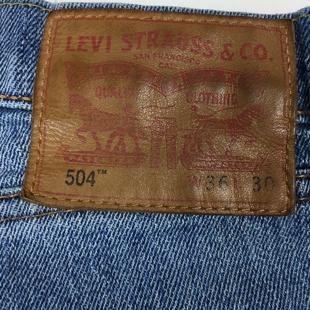 Levi's 504 Straight Fit Light Wash Denim Blue Jeans White Oak Cone