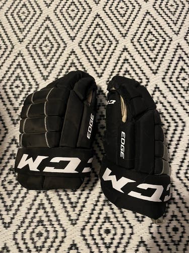 CCM 14"  Edge Gloves Senior Black