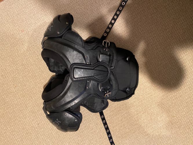 Used Medium Xenith Velocity 2 Shoulder Pads