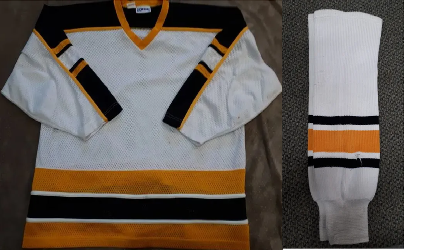 VINTAGE Boston Bruins JERSEY/SOCKS COMBO  MENS SIZE  XL
