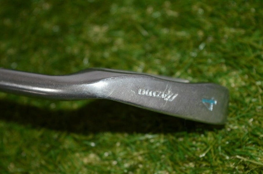 Mizuno 	Silver Cup Midsize 	4 Iron 	Right Handed 	38.5"	Steel 	Stiff	New Grip