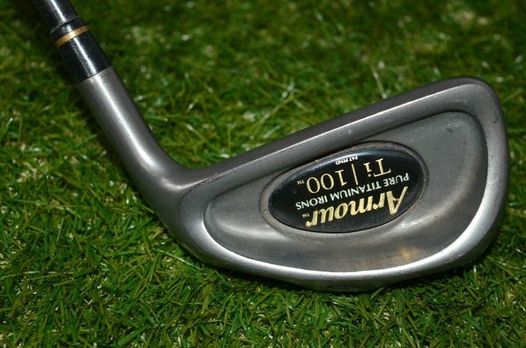 Tommy Armour 	Ti 100 	3 Iron 	Right Handed 	39.5"	Graphite	Regular	New Grip