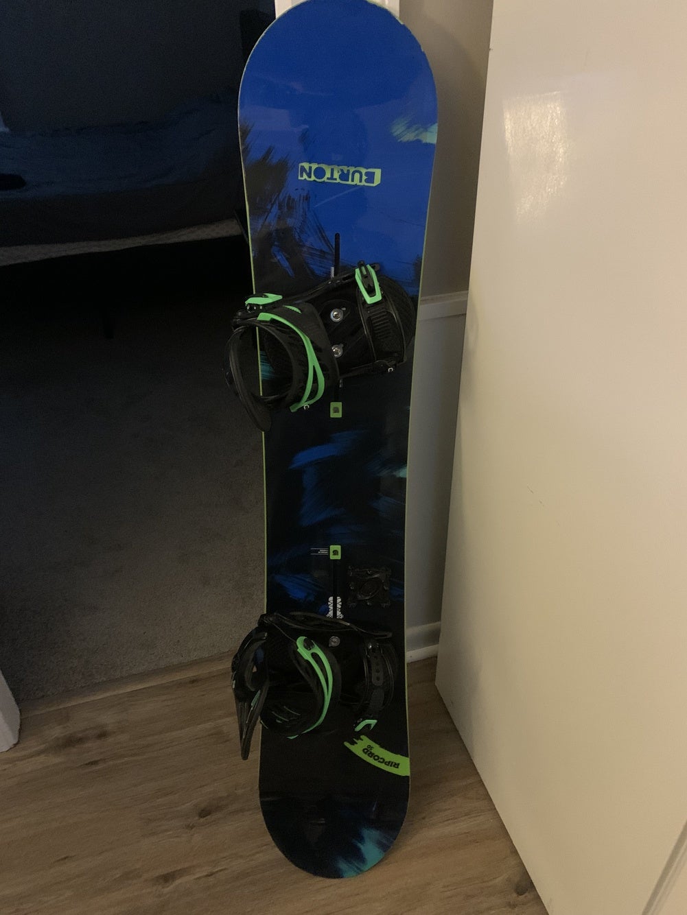 Used Unisex Burton Ripcord Snowboard With Bindings Medium Flex