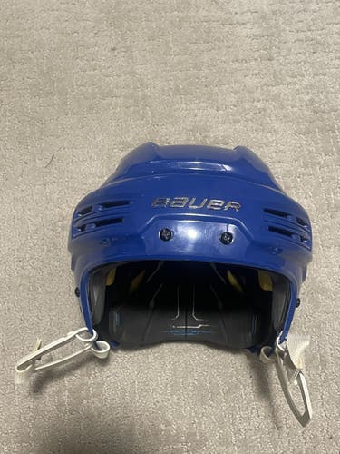 Used Medium Bauer Re-Akt 200 Helmet