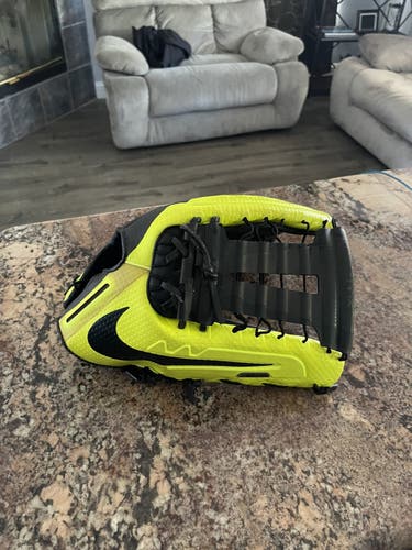 New Outfield 12.75" Vapor 360 Baseball Glove