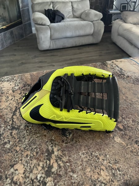 New Outfield 12.75" Vapor 360 Baseball Glove