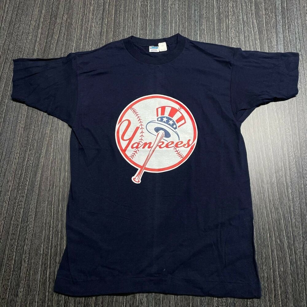 New York Yankees 2009 World Series Champions Majestic MLB T Shirt. Men's L