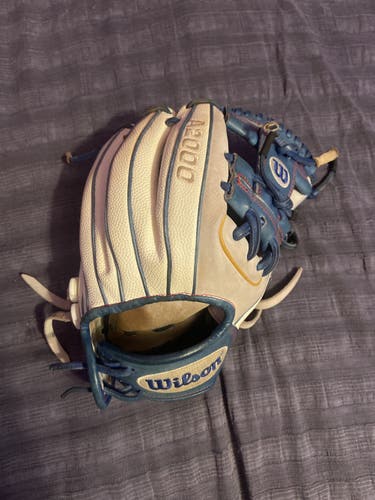 Used Right Hand Throw 11.5" A2000 Baseball Glove