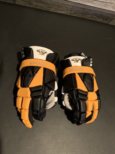 New Player's Epoch 13" Integra LE Lacrosse Gloves