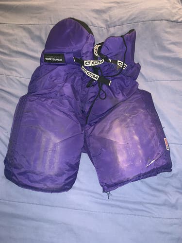 Vintage CCM Purple St. Michael’s College (VT) NCAA Hockey Pants Large