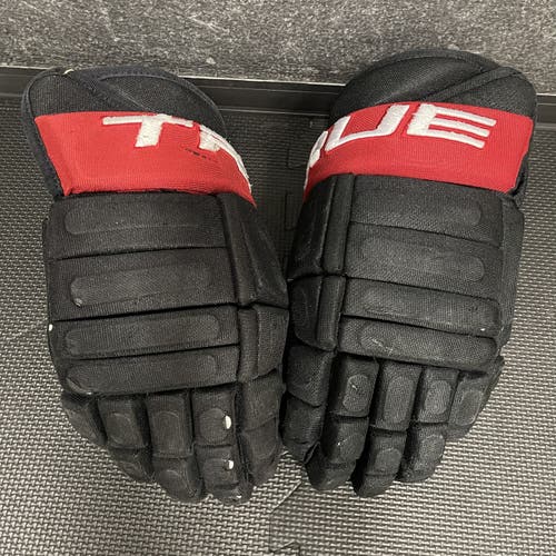 TRUE A4.5 Pro 13” Hockey Gloves • Red Black