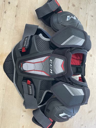Junior Large CCM  JetSpeed FT390 Shoulder Pads