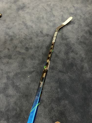 Right Handed P88 87 Flex Nexus Geo Hockey Stick