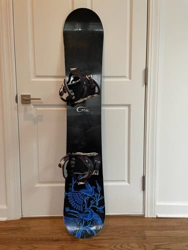 Used Women's GNU Snowboard All Mountain With Bindings Stiff Flex