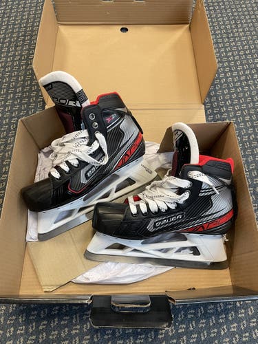 Senior New Bauer Vapor X2.7 Hockey Skates Regular Width Size 6.5