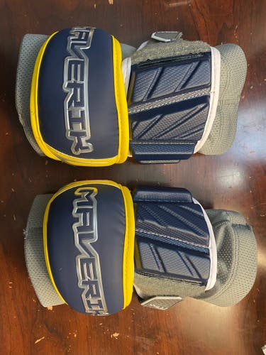 New Michigan Team Issued Large Maverik Max Arm Pads