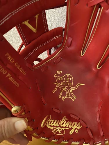 New Right Hand Throw Rawlings GoldyV Infield 200 Series Baseball Glove 11.5"