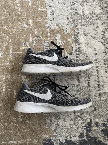 Nike Shoes Men's Size 8.0 Gray