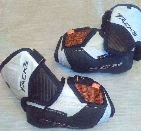 CCM Super Tacks Elbow Pads