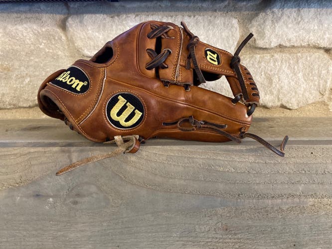 Right Hand Throw 11.5" DP15 A2000 Baseball Glove