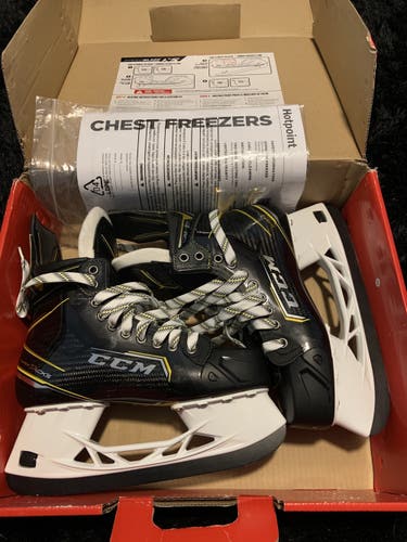 Senior CCM Regular Width Size 8 AS3 Pro Hockey Skates