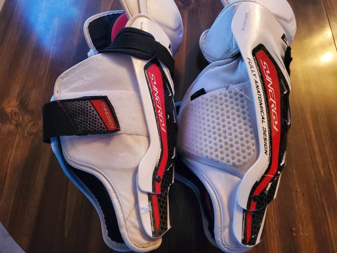 Used Easton Synergy 650 Shin Pads