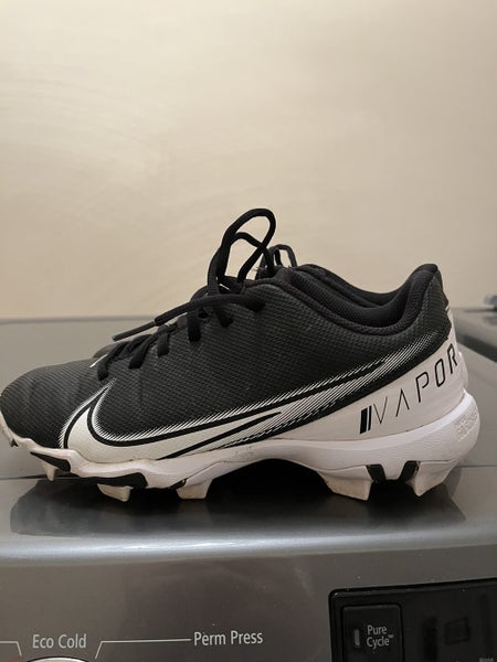 Men's Size 6.0 (Women's 7.0) Nike