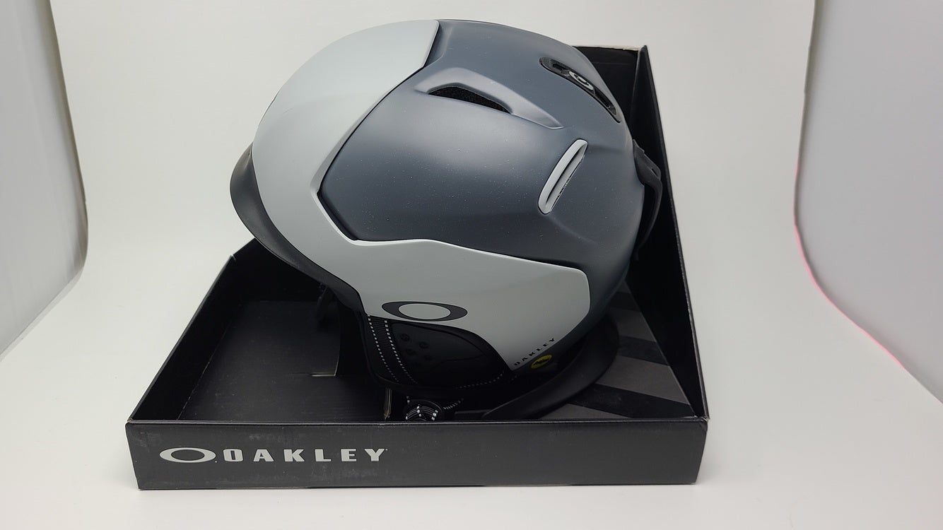 Oakley Mod 5 MIPS Ski/Snowboarding Helmet   SidelineSwap