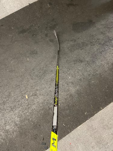 Senior Right Handed Mid Pattern  Super Tacks AS3 Pro Hockey Stick