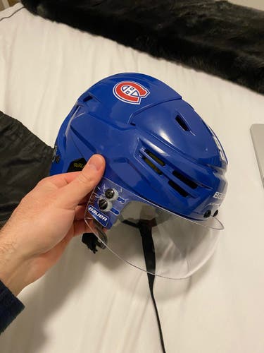 Used Medium Bauer Re-Akt Helmet Pro Stock