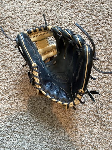Used Infield 11.25" A2000 Baseball Glove