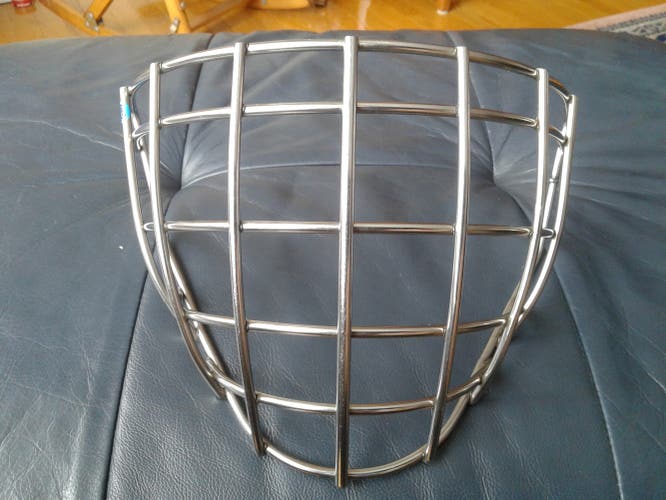 Warwick Straight Bar Goalie Mask Cage